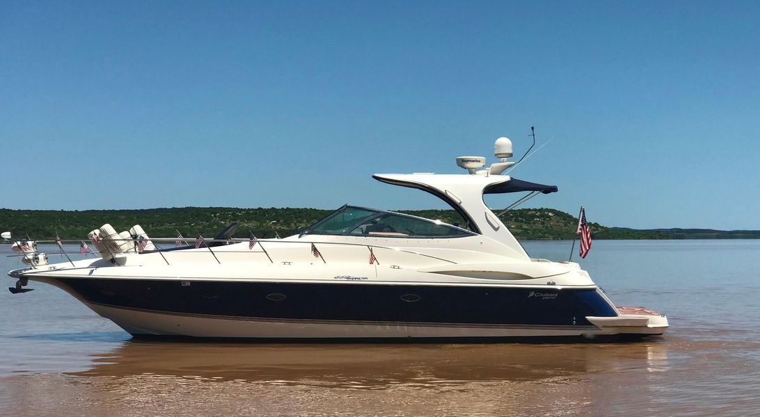 2006 Cruisers Yachts 460 Express