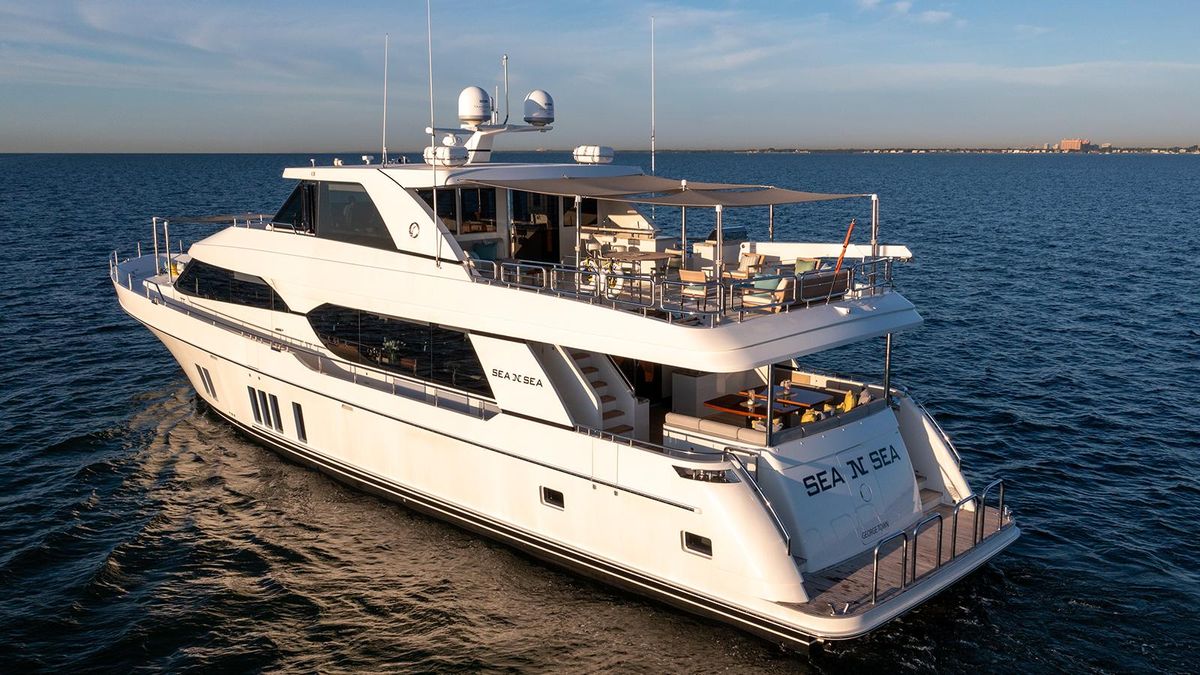 2016 Ocean Alexander 100 