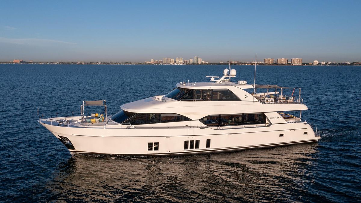 2016 Ocean Alexander 100 