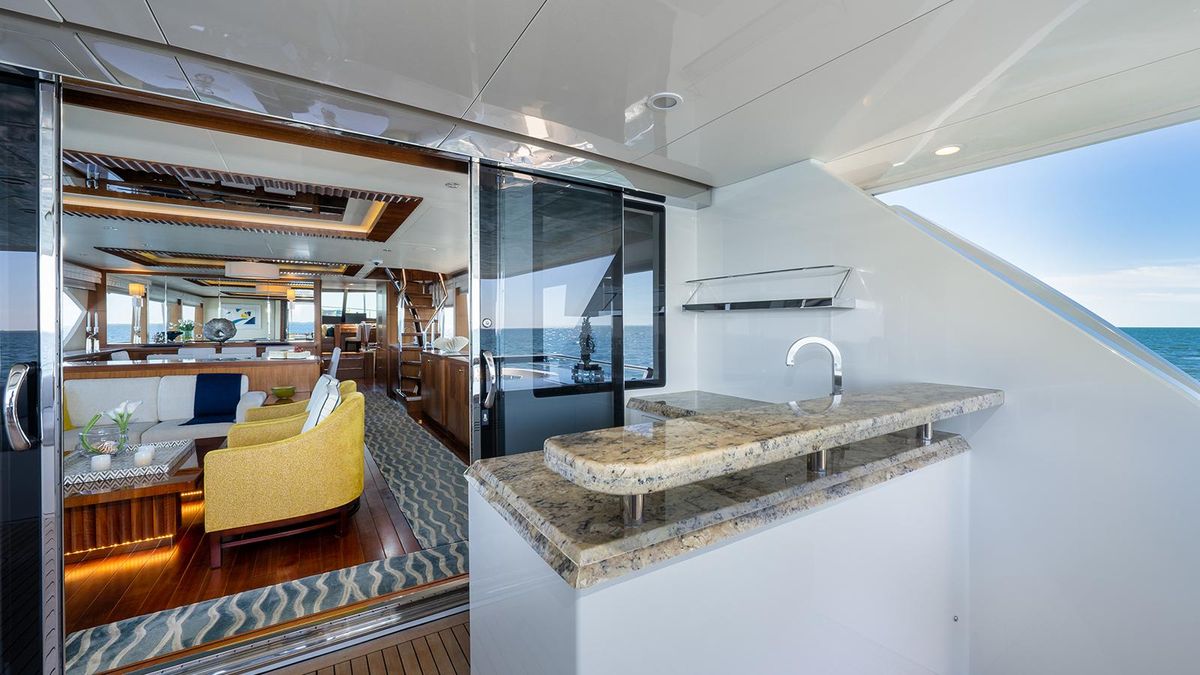 2016 Ocean Alexander 100 