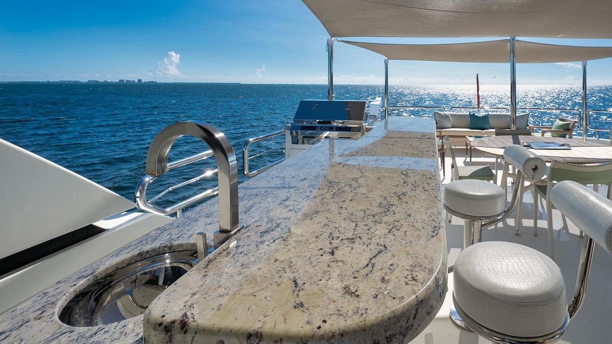 2016 Ocean Alexander 100 