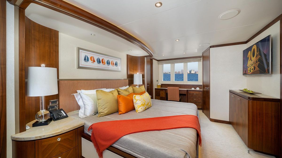 2016 Ocean Alexander 100 
