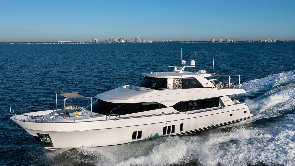 2016 Ocean Alexander 100 