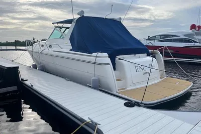 Tiara Yachts 40 Express