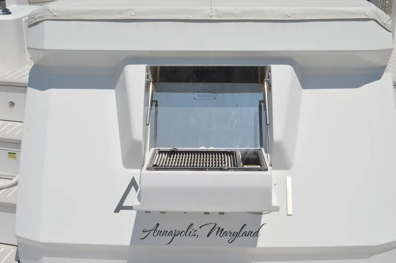 Amici Yacht Photos Pics 2019 Azimut Atlantis 51 yacht grill in Annapolis, Maryland.