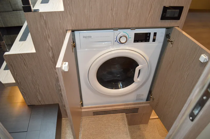 Amici Yacht Photos Pics 