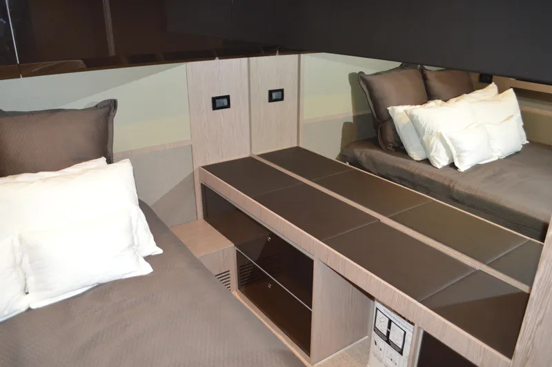 Amici Yacht Photos Pics 