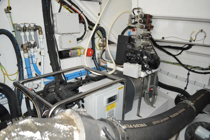 Amici Yacht Photos Pics 