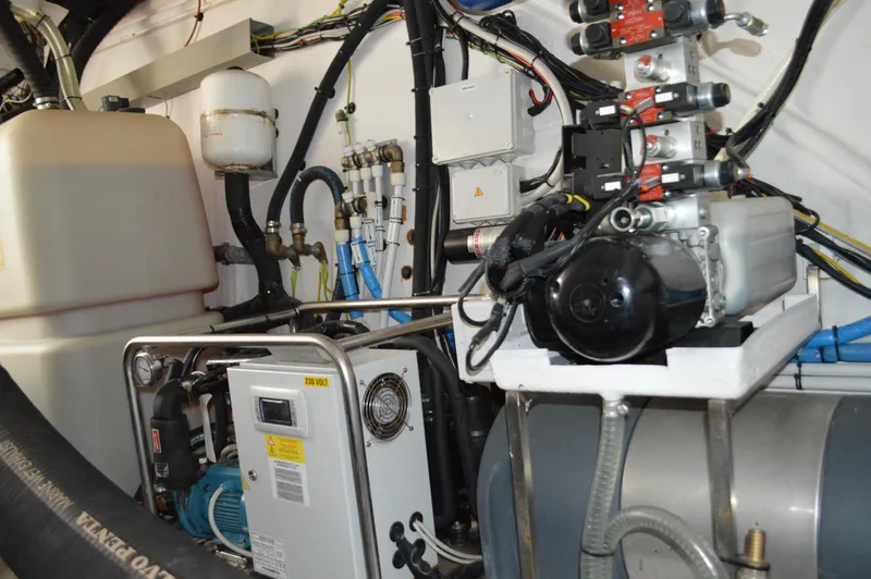 Amici Yacht Photos Pics 