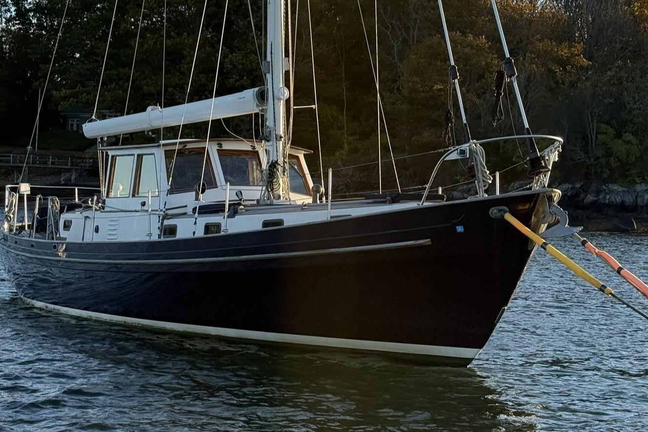 Moody Salar Motorsailer with C/C & Cutter Rig