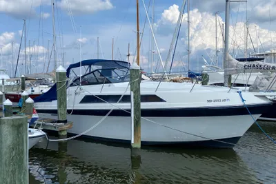 Carver 32 Montego