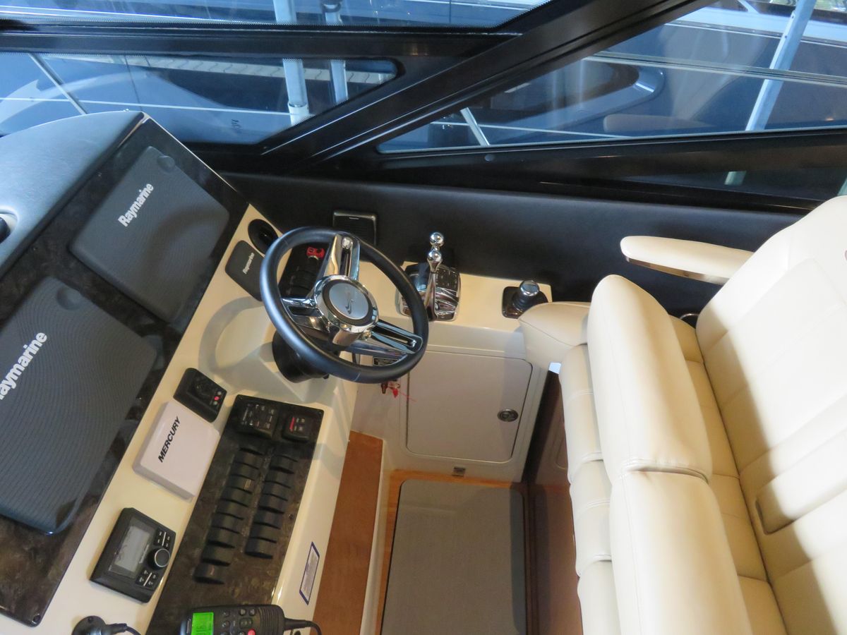 2015 Sea Ray 47 