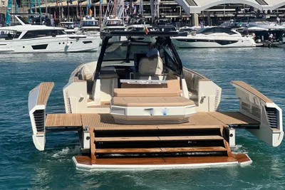 2021 Evo Yachts R4 WA