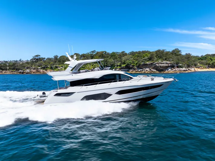 Sunseeker Manhatton 68 Yacht Photos Pics 