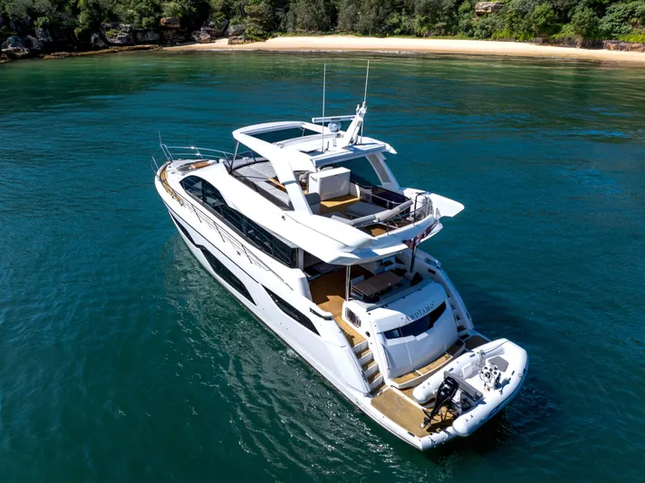 Sunseeker Manhatton 68 Yacht Photos Pics 