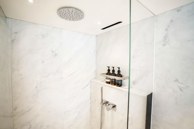 Sunseeker Manhatton 68 Yacht Photos Pics 