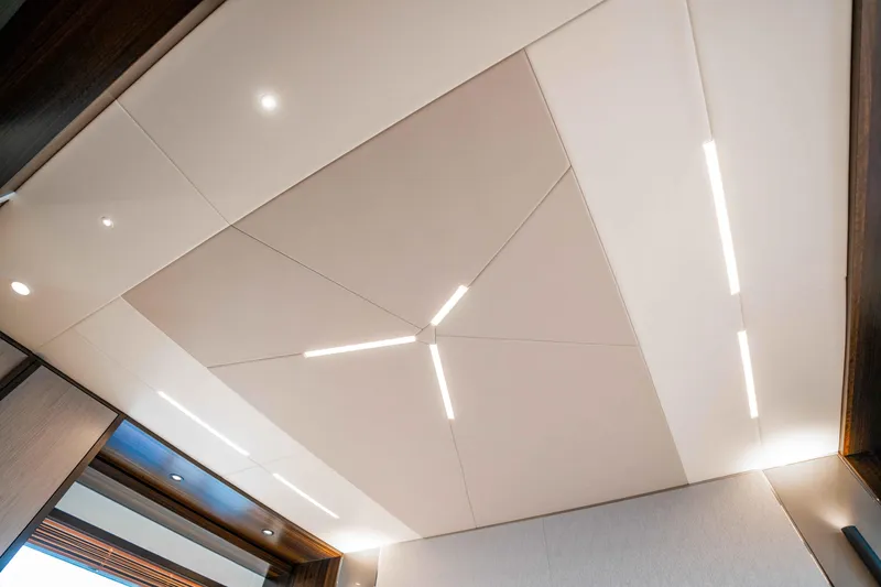 Sunseeker Manhatton 68 Yacht Photos Pics 