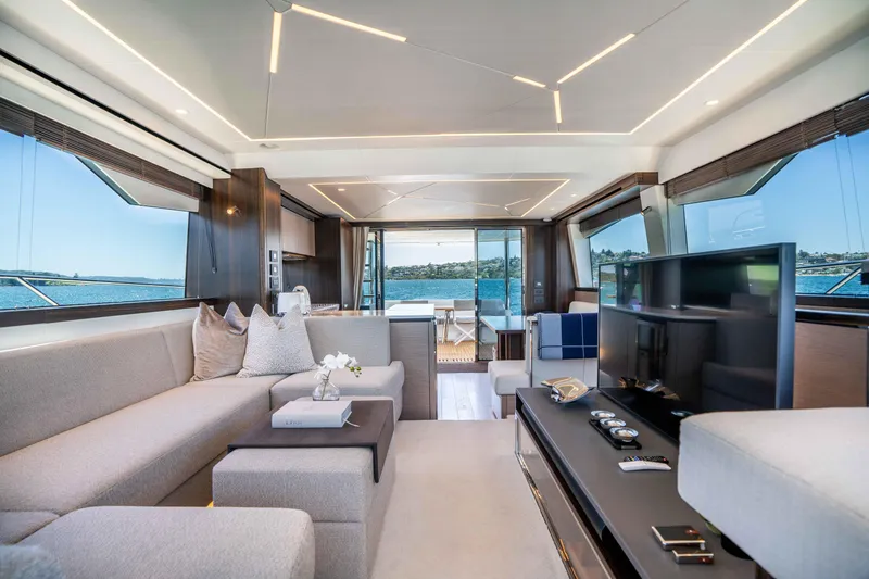 Sunseeker Manhatton 68 Yacht Photos Pics 