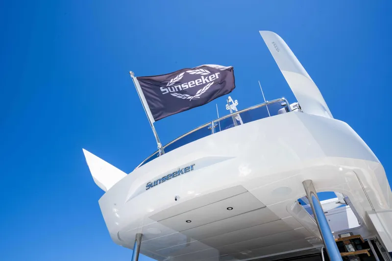 Sunseeker Manhatton 68 Yacht Photos Pics 