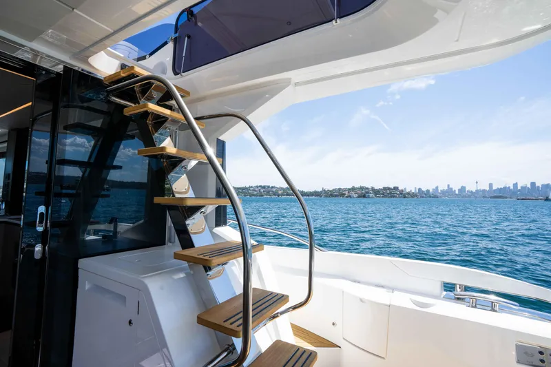 Sunseeker Manhatton 68 Yacht Photos Pics 