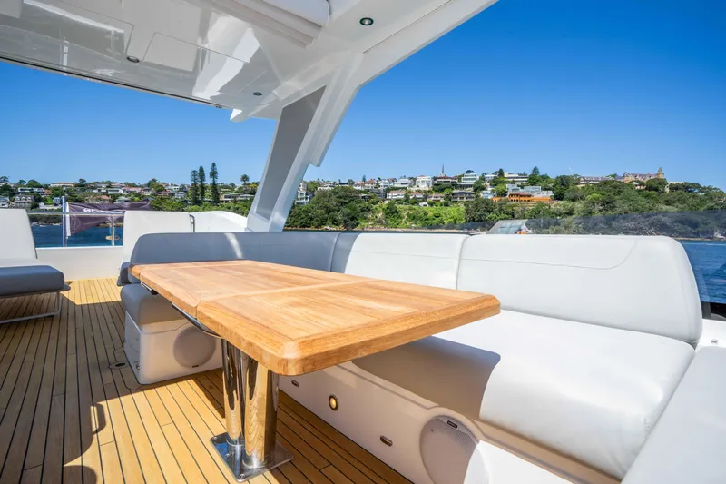 Sunseeker Manhatton 68 Yacht Photos Pics 