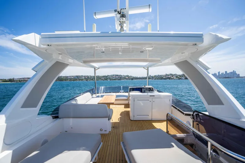 Sunseeker Manhatton 68 Yacht Photos Pics 