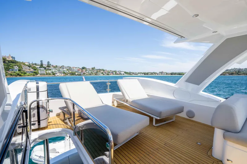 Sunseeker Manhatton 68 Yacht Photos Pics 