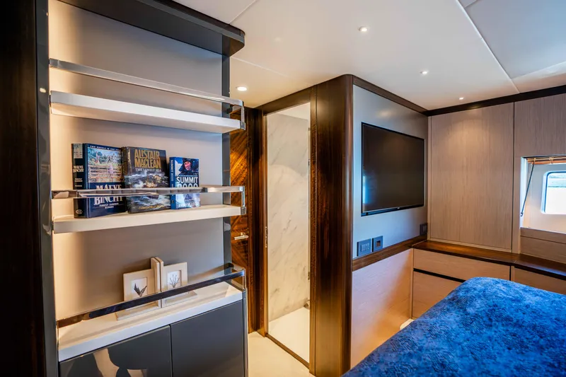 Sunseeker Manhatton 68 Yacht Photos Pics 