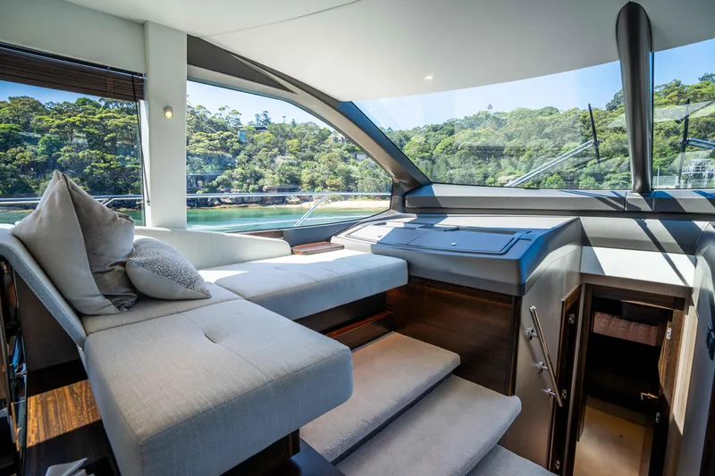 Sunseeker Manhatton 68 Yacht Photos Pics 