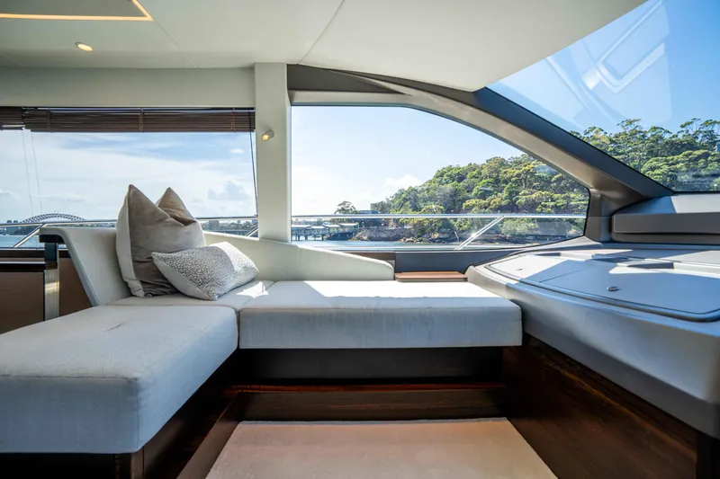 Sunseeker Manhatton 68 Yacht Photos Pics 