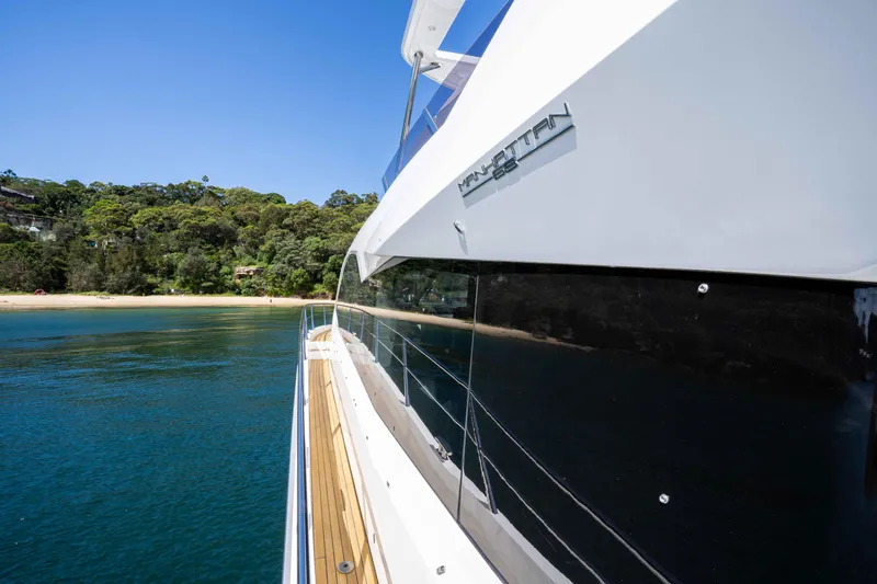 Sunseeker Manhatton 68 Yacht Photos Pics 