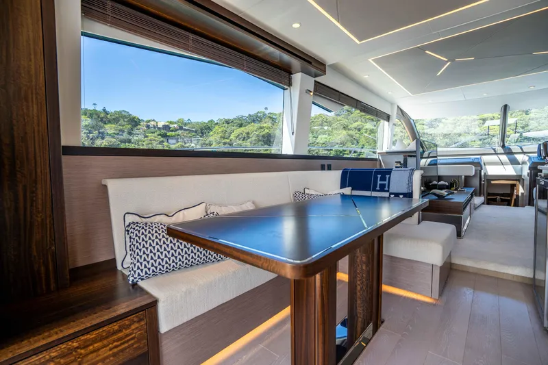 Sunseeker Manhatton 68 Yacht Photos Pics 