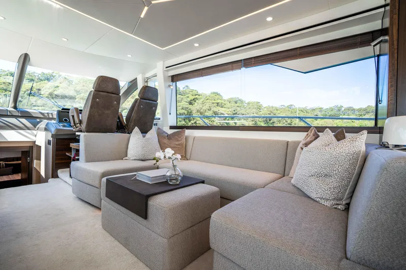 Sunseeker Manhatton 68 Yacht Photos Pics 