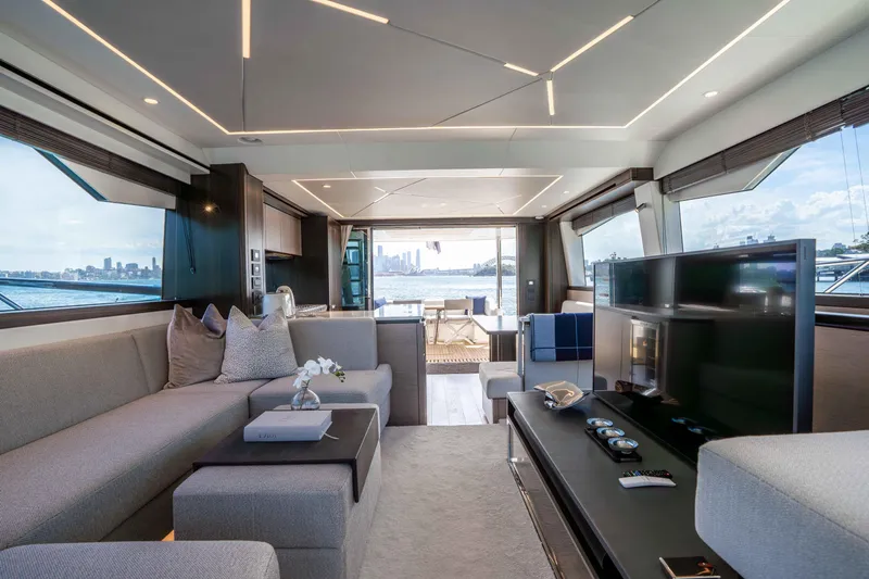 Sunseeker Manhatton 68 Yacht Photos Pics 