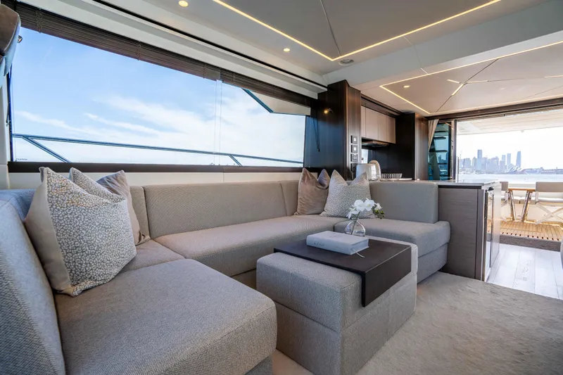 Sunseeker Manhatton 68 Yacht Photos Pics 