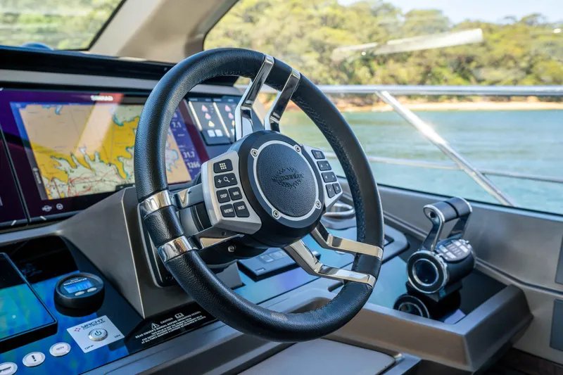 Sunseeker Manhatton 68 Yacht Photos Pics 