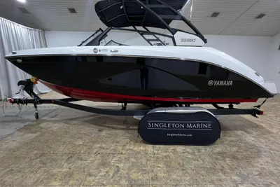 Yamaha Boats 222 SD