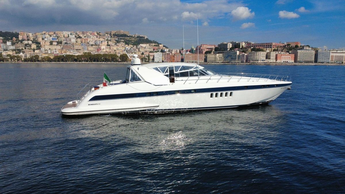 2005 Mangusta 82 