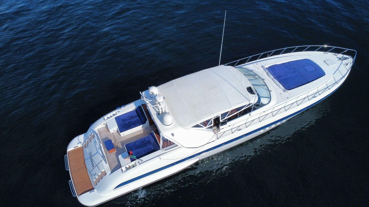 2005 Mangusta 82 