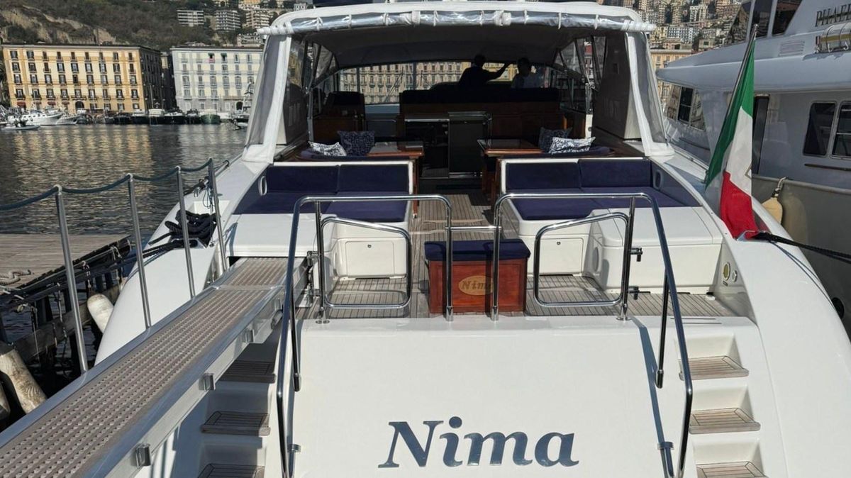 2005 Mangusta 82 