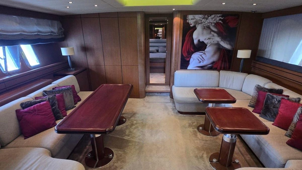 2005 Mangusta 82 