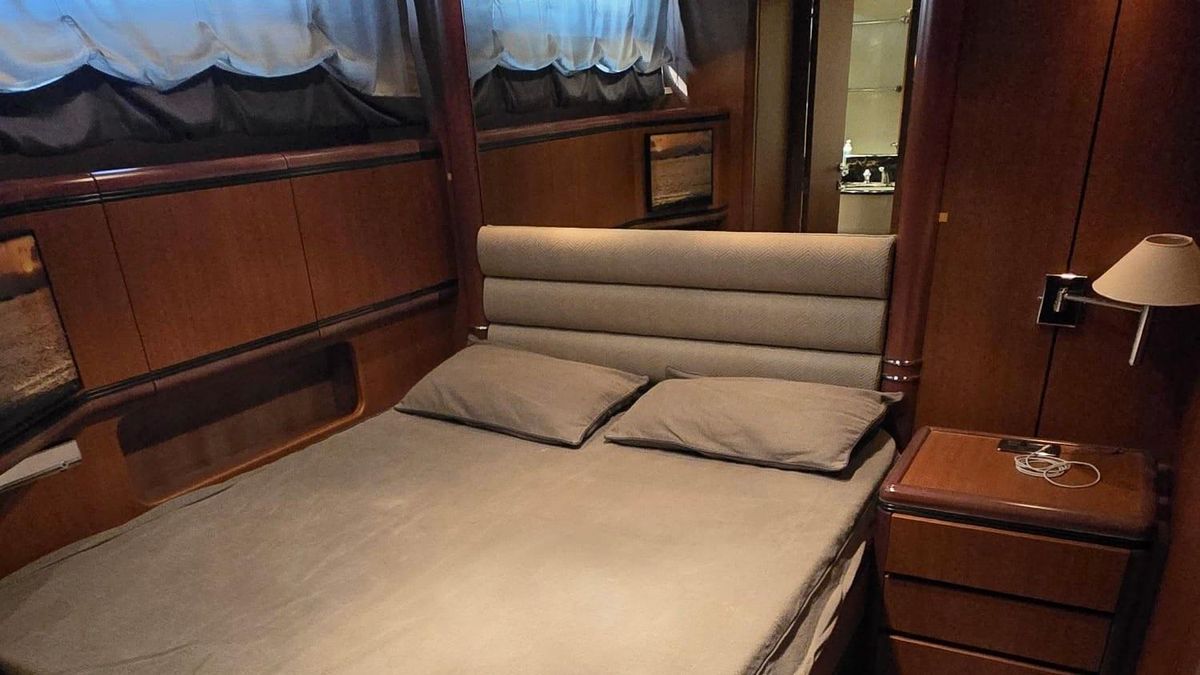 2005 Mangusta 82 