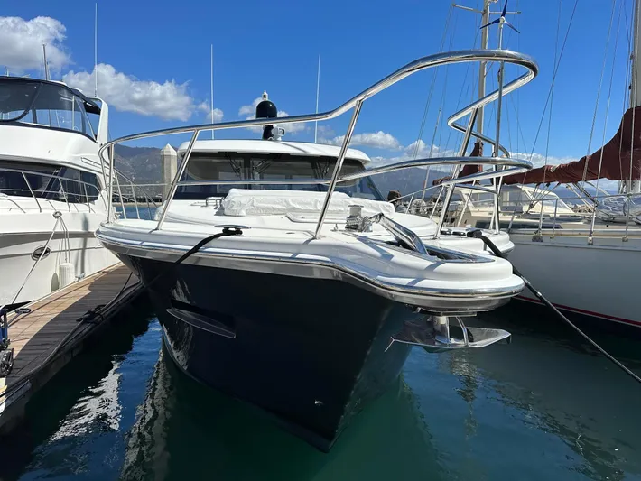 Cachette Yacht Photos Pics Bow on w/ Ultra anchor & sprit