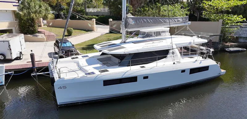 Exhale Yacht Photos Pics 