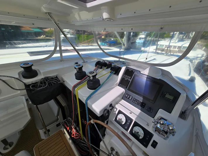 Exhale Yacht Photos Pics 