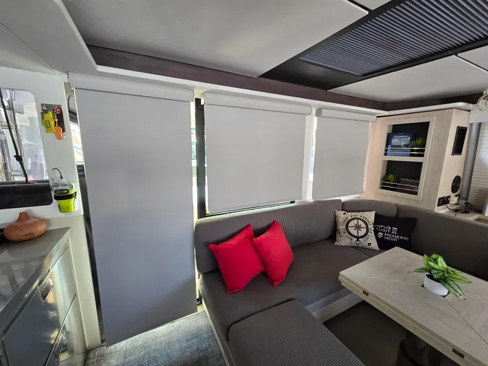 Exhale Yacht Photos Pics 