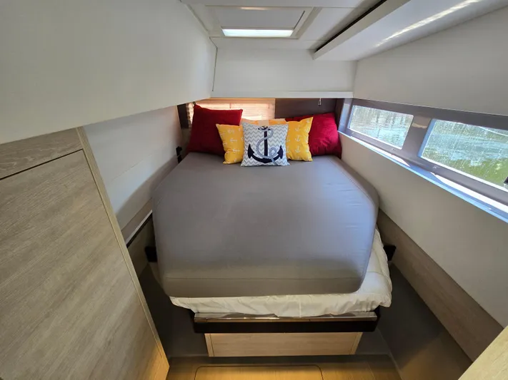 Exhale Yacht Photos Pics 