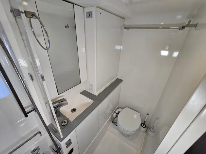 Exhale Yacht Photos Pics 