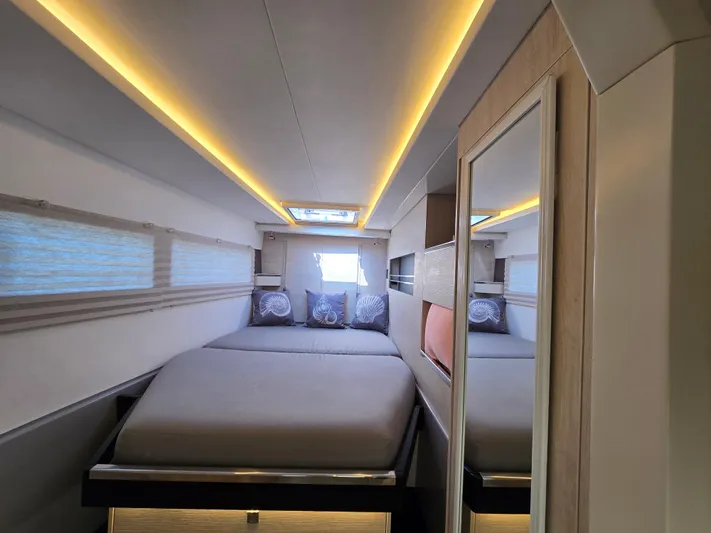 Exhale Yacht Photos Pics 