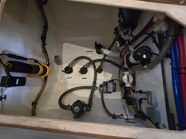 Exhale Yacht Photos Pics 